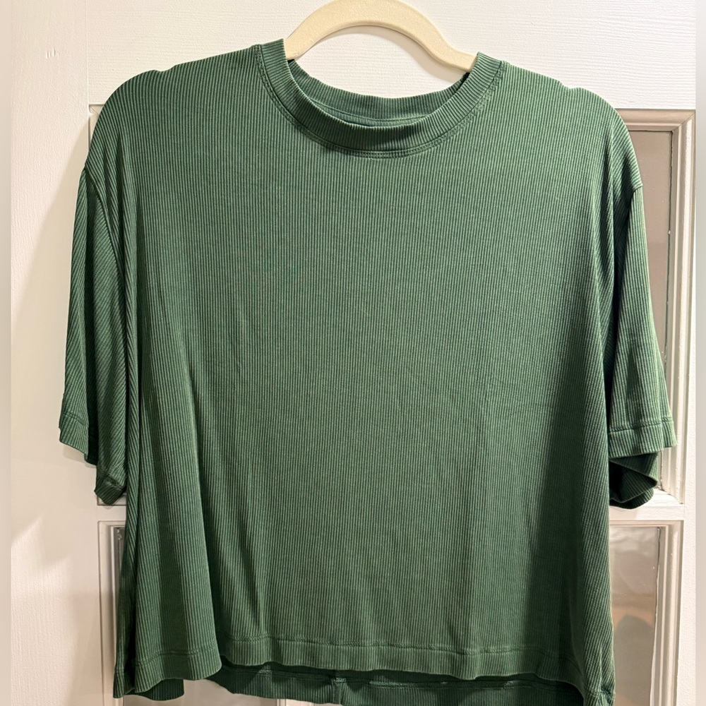 American Eagle Outfitters Forest Green Short Sleeve Tee